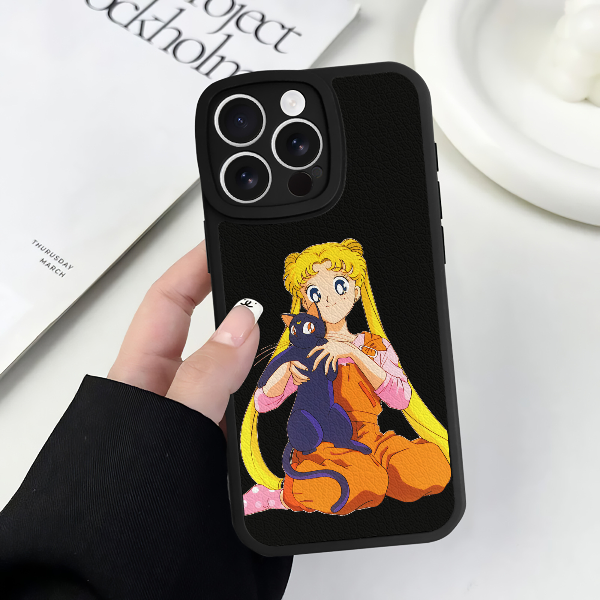 （画像用） 美少女戦士セーラームーン 愛野 美奈子 あいの みなこ Sailor Moon Aino Minako 【iPhone 16シリーズ対応】シリコンスマホケース（レザー調） 材質：シリコン